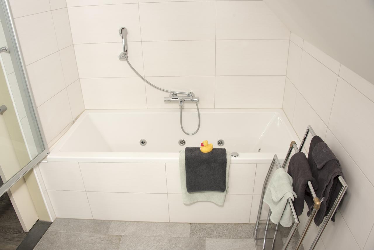 B & B Leudal Haelen Exteriör bild